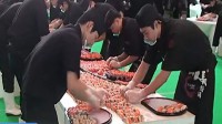 两万件寿司组成拼图 打破吉尼斯世界纪录