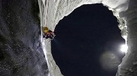 探秘西伯利亚“末日天坑” 如冰封地狱