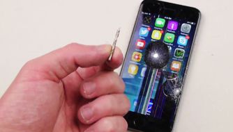 电钻穿孔iPhone 6屏幕 钻头居然折了