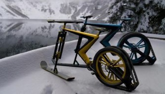 雪板控制方向的雪地自行车