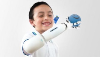 瑞典发明最酷炫人工义肢 全面兼容乐高积木