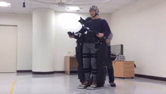 国外开发“脑控”机械外骨骼 《使命召唤12》成真？