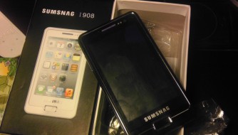 七成大学生开学换手机电脑 逾五成自认有开学综合症