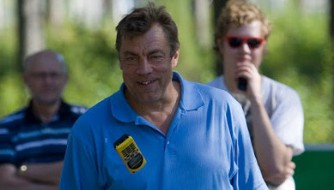 扔手机-芬兰的民族运动 已有十几年历史了