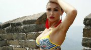 比基尼大赛登上长城 各国超级名模拼腿斗巨奶