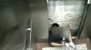 吃人电梯侵入生活超人演示正确乘坐方式