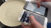 沸水大煮iPhone 6对比三星S6 谁更耐煮？