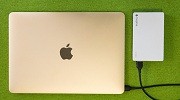 苹果新MacBook惊天秘密：可使用移动电源充电