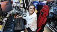 女孩子也玩DIY：瑞典18岁少女打造超赞机箱MOD