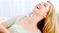 妹子在床上的特殊爱好 仿佛听到蛋碎声的动图