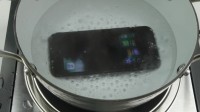 iPhone 7水煮测试出炉：下水瞬间黑屏 捞出一切正常