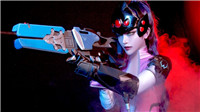 《守望先锋》黑百合COS火辣到爆 女神身材超吸睛