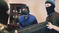 男子沉迷VR游戏 小偷进家竟没察觉：被“洗劫一空”