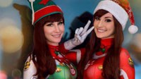 一对美女COS《守望先锋》圣诞D.Va 双倍性感超幸福
