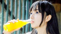 这位小姐姐看起来很好玩 释放天性的动态图