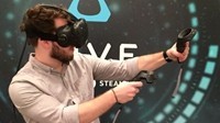 游戏囧图：玩VR有可能错过整个世界