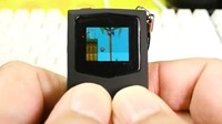 世界最小！超迷你游戏机PocketSprite售价55美元 仅手指高 能玩多平台游戏