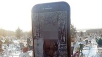 父母为去世女儿定制“iPhone墓碑” 成本约10万元