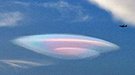 厦门惊现真UFO 身躯庞大颜色粉蓝相间