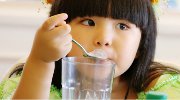 你爹舍得为你花钱么？拼爹时代土豪怎么养孩子