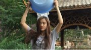 川足美女老板废水挑战冰桶 湿身诱惑把持不住