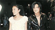 谢霆锋王菲复合 家中甜蜜亲吻共餐