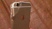 iPhone 6再次惨遭蹂躏 竟被一屁股坐断？