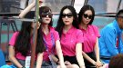 足球慈善赛场边美女抢镜 孙楠黄健翔等参赛