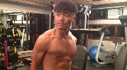王宝强肌肉秀 八块腹肌成型男