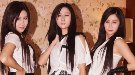 侯耀华三胞胎侄女整容后首露面 依旧三胞胎