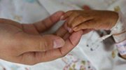 猪圈女童生活8年体重仅7公斤消息不实