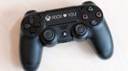 不是对手是基友 Xbox法国制“PS4我爱你”手柄