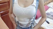 马来萌妹喷血走红 魔鬼身材被赞最完美女人