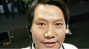 雷军用Note手机自拍 网友惊呼不错就是丑点