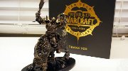 暴雪向魔兽十年老玩家送大礼：霸气兽人雕像