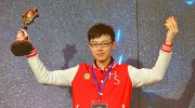 《炉石》黄金总决赛落幕 17岁少年夺黄金炉石