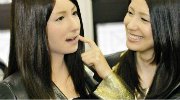 日本酒店推出美女机器人：听话能干