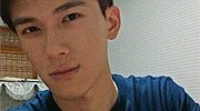 LOL路人狂虐职业选手 人太帅女玩家现场求爱