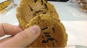 日本零食“马蜂饼干” 毛茸茸治肾虚？