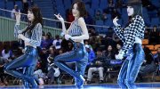韩女团篮球场性感皮裤秀 丰乳肥臀鼻血要流干