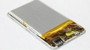 手机电池用刀捅会怎样？一路火花带闪电