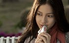 AngelaBaby网吧开黑打LOL 实力不俗黄金段位