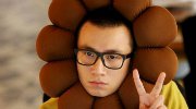 没实力的耍大牌 有能力却平易近人的明星