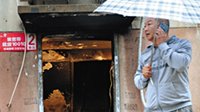 郑州居民楼起火13死4伤 无物业电线乱成主因