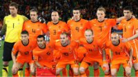 飞驰的橙衣军团 详解荷兰队套中后位置球员