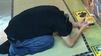 跪拜者的福音 日本游戏中心为LL教徒提供下跪垫子