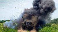 中美俄军车暴力测试 狂轰乱炸无所畏惧