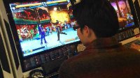 日本街机游戏厅一窥 《拳皇》依然受欢迎