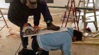 看着都让人心惊胆颤 外国人作死的N种方法