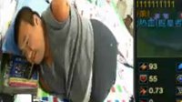 一根筷子闯联盟！励志无臂主播用筷子玩《LOL》